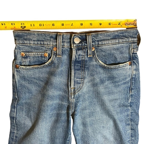 Levi's Wedgie Button-fly Jeans Medium Wash Size 24 - Picture 9 of 15